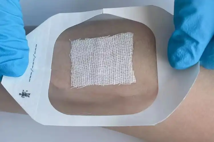 Is IV Transparent Dressing the Key to Extended Wear Time?